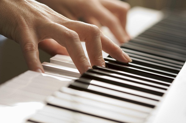 nen hoc piano hay organ