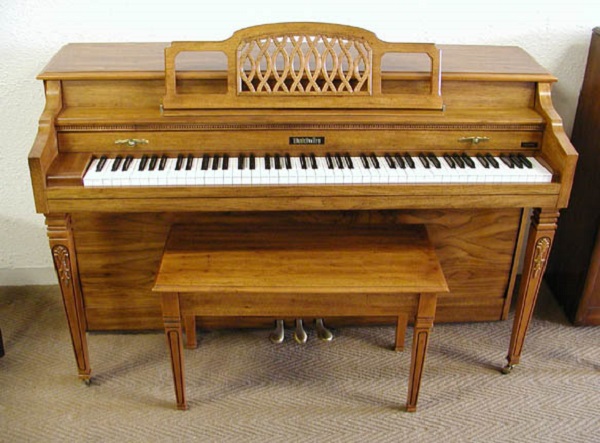 Spinet piano phù hợp với những không gian nhỏ